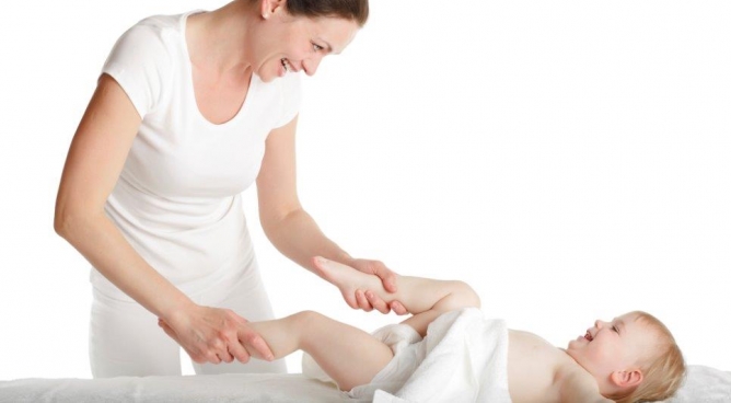 Manuelle Therapie und manuelle Reflextherapie bei Kindern und Säuglingen